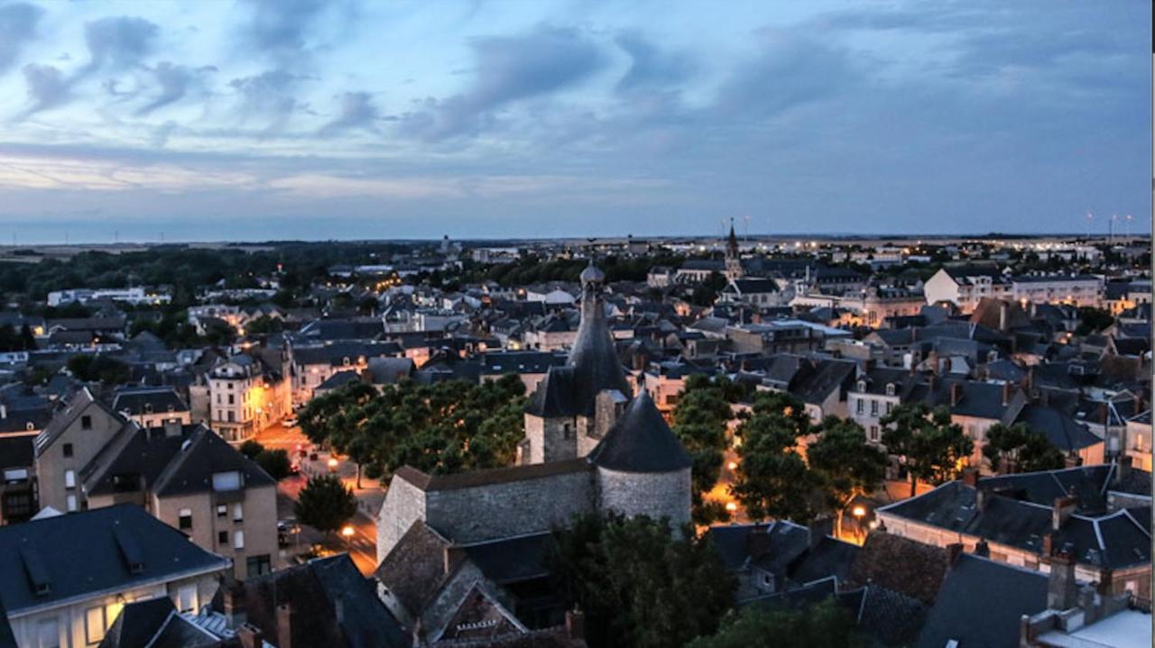 Appart' Prive A Issoudun : Confort Et Style Экстерьер фото